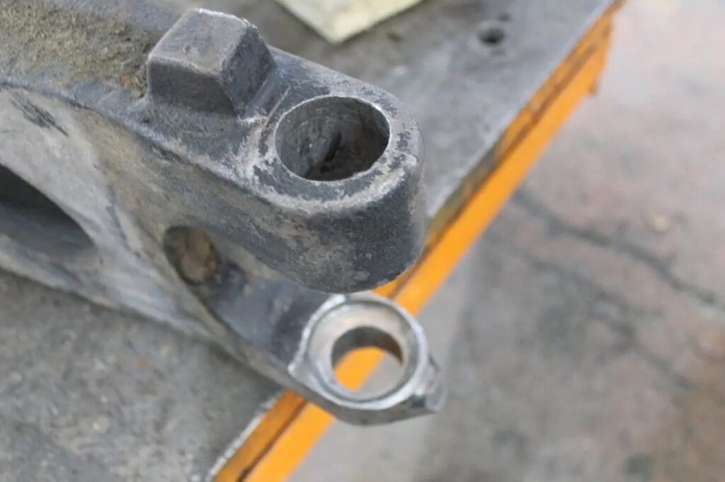 Ремонт балки погрузчика CATERPILLAR