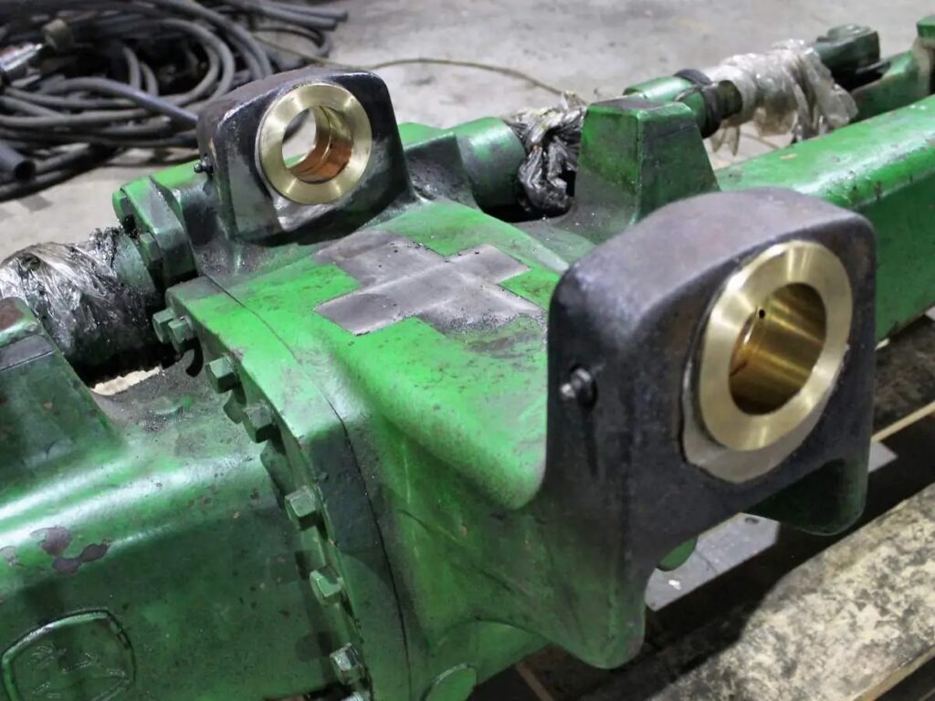 Ремонт креплений переднего моста трактора John Deere 6920 SE