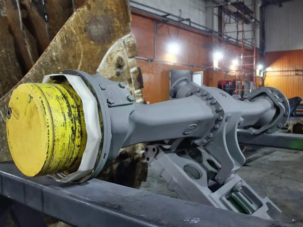 Ремонт креплений переднего моста трактора John Deere 6920 SE