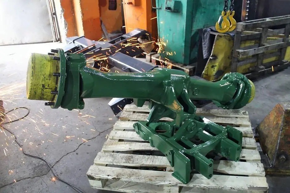 Ремонт креплений переднего моста трактора John Deere 6920 SE