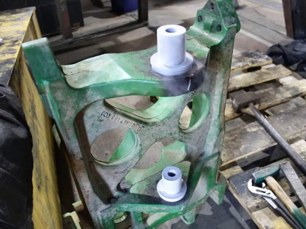 Ремонт креплений переднего моста трактора John Deere 6920 SE