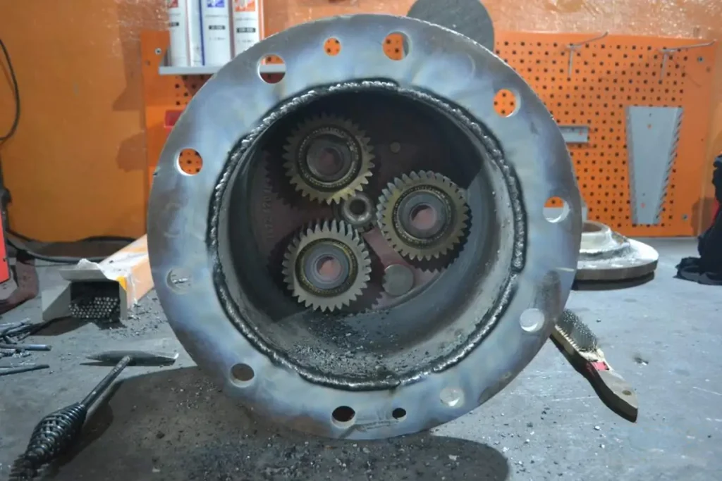 Ремонт ступиц колесного экскаватора Hitachi ZX180W
