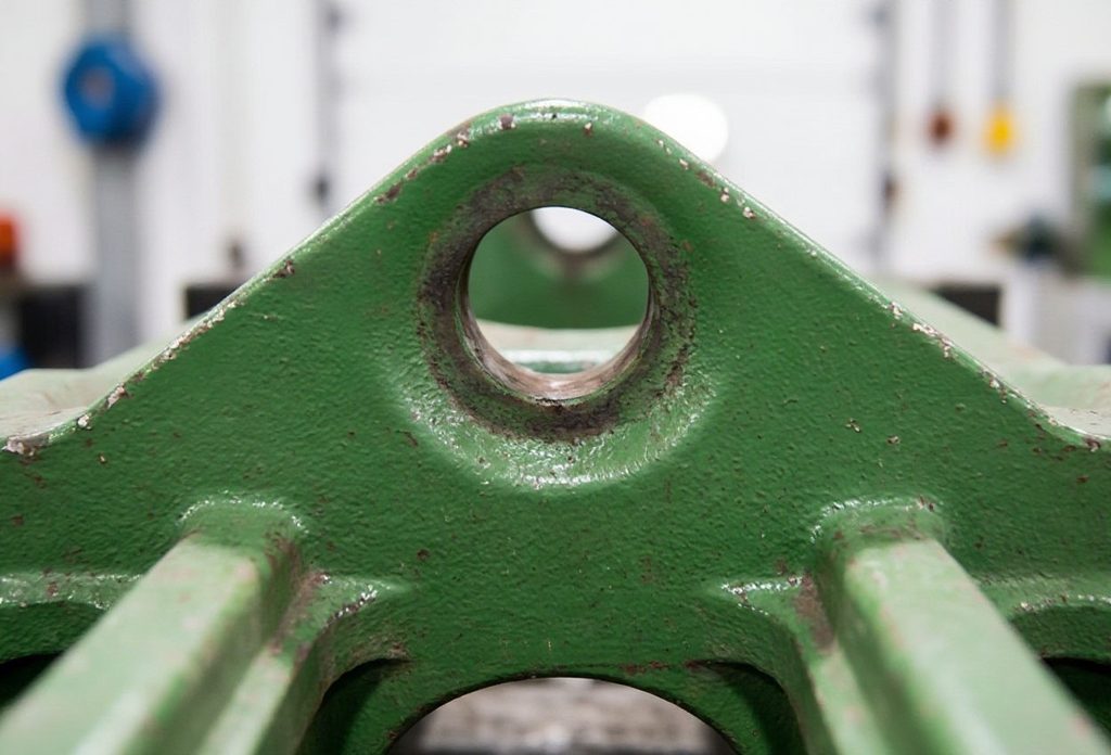 Восстановление посадочных мест моста и каретки John Deere