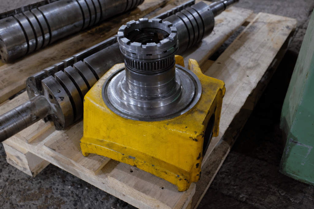 Ремонт поворотных кулаков HITACHI ZX 160