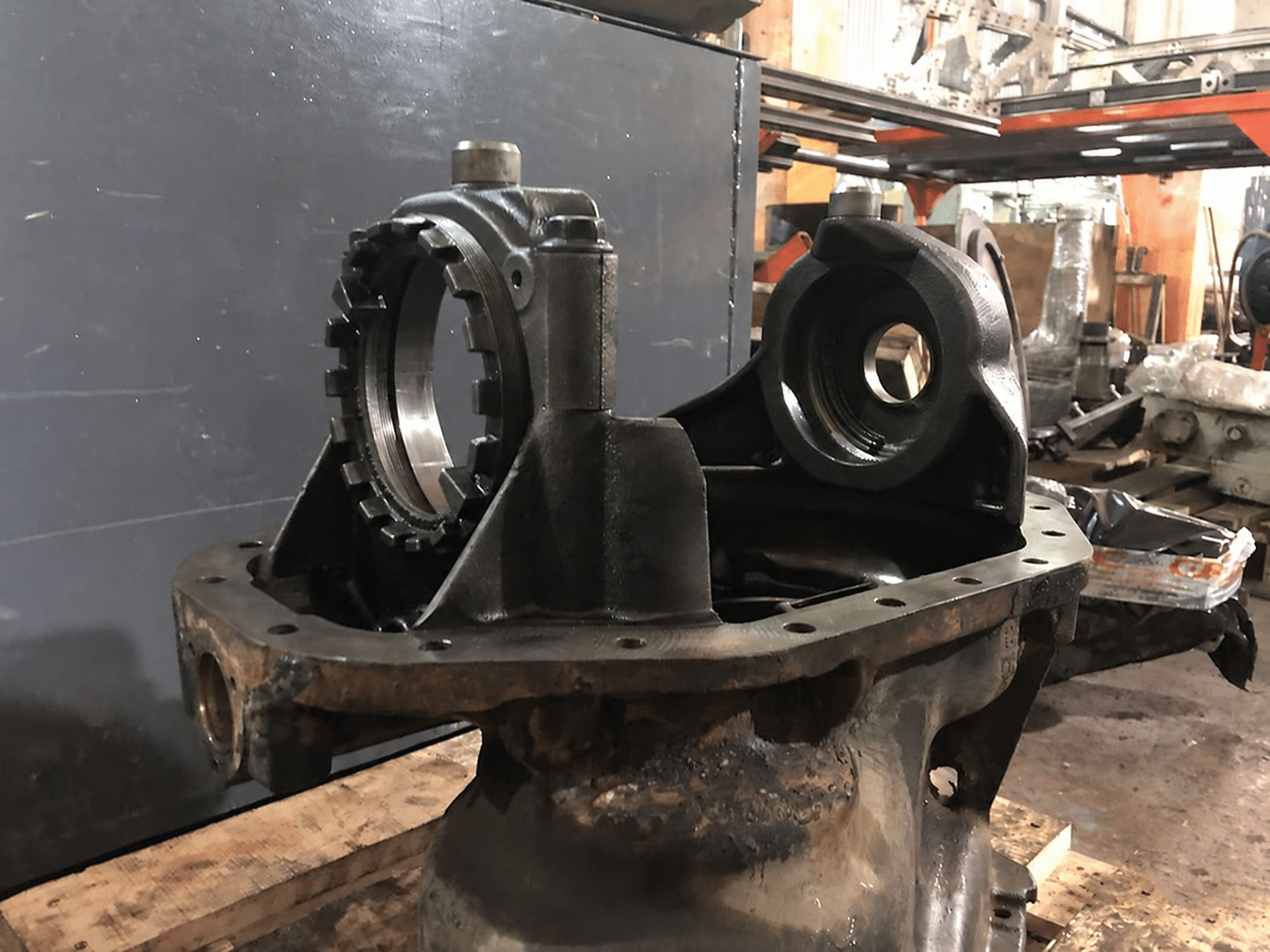 Восстановление посадочных мест под подшипник в корпусе редуктора МАН ТГА